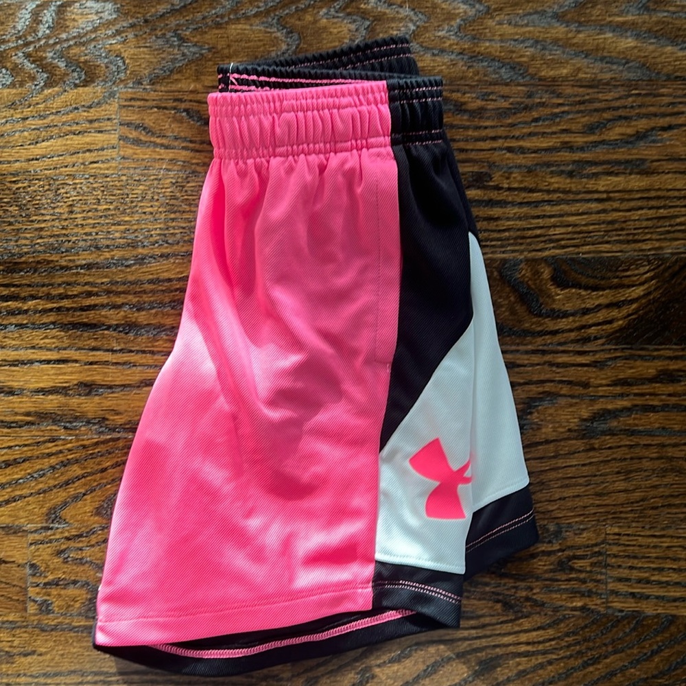 Under Armour girls basketball shorts youth M good condition